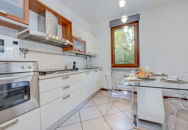 Villa in Desenzano del Garda - 20- LUXURYSUITE WITH JACUZZI AND GARDEN Villa in Desenzano del Garda - 20- LUXURYSUITE WITH JACUZZI AND GARDEN