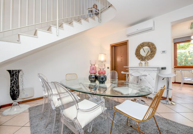 Villa in Desenzano del Garda - 20- LUXURYSUITE WITH JACUZZI AND GARDEN Villa in Desenzano del Garda - 20- LUXURYSUITE WITH JACUZZI AND GARDEN