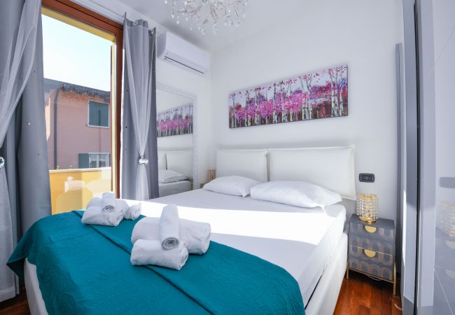 Villa in Desenzano del Garda - 20- LUXURYSUITE WITH JACUZZI AND GARDEN Villa in Desenzano del Garda - 20- LUXURYSUITE WITH JACUZZI AND GARDEN