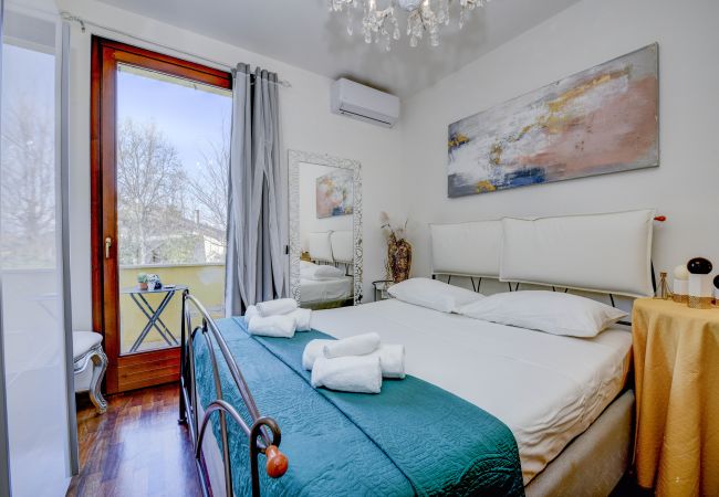 Villa in Desenzano del Garda - 20- LUXURYSUITE WITH JACUZZI AND GARDEN Villa in Desenzano del Garda - 20- LUXURYSUITE WITH JACUZZI AND GARDEN