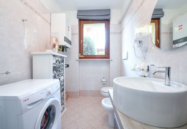 Villa in Desenzano del Garda - 20- LUXURYSUITE WITH JACUZZI AND GARDEN Villa in Desenzano del Garda - 20- LUXURYSUITE WITH JACUZZI AND GARDEN