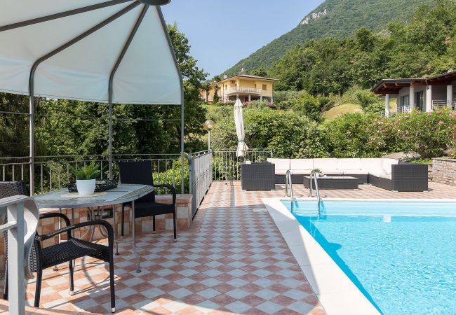 Villa in Villanuova sul Clisi - Villa Montagne & Lago