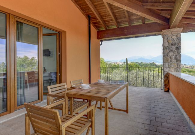 Agrotourismus in Polpenazze del Garda - Agriturismo Sentieri del Vino - Lago Lucone Agrotourismus in Polpenazze del Garda - Agriturismo Sentieri del Vino - Lago Lucone