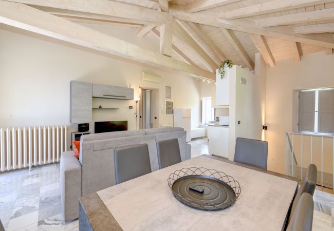 Ferienwohnung in Salò - La Darsena by Garda FeWo Ferienwohnung in Salò - La Darsena by Garda FeWo