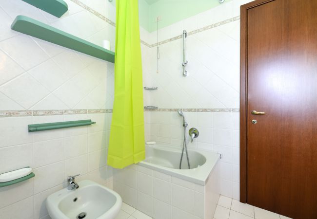 Doppelhaushälfte in Soiano del Lago - Casa Cri Cri by Garda feWo Doppelhaushälfte in Soiano del Lago - Casa Cri Cri by Garda feWo