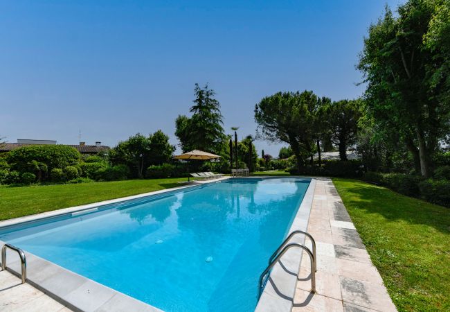 Villa in Moniga del Garda - Villa Maria Villa in Moniga del Garda - Villa Maria