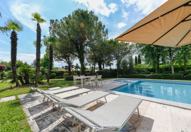 Villa in Moniga del Garda - Villa Maria Villa in Moniga del Garda - Villa Maria
