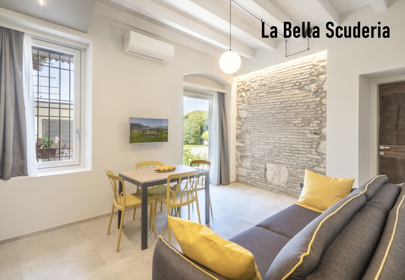 Ferienwohnung in San Felice del Benaco - Palazzo Trevignane - La Grande Scuderia