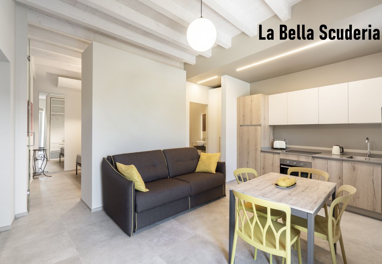 Ferienwohnung in San Felice del Benaco - Palazzo Trevignane - La Grande Scuderia