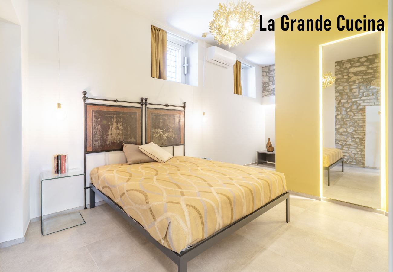 Ferienwohnung in San Felice del Benaco - Palazzo Trevignane - La Grande Scuderia